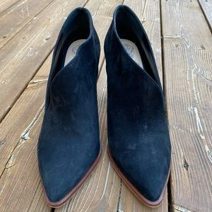 Vince Camuto Suede Loretan Block Heel Booties Black Size 10 EUC!